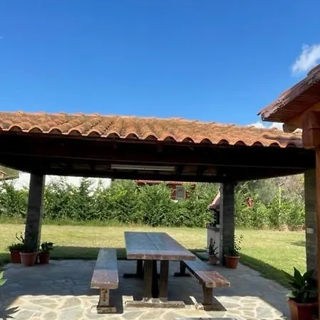 Trifili أورموس باناجياس